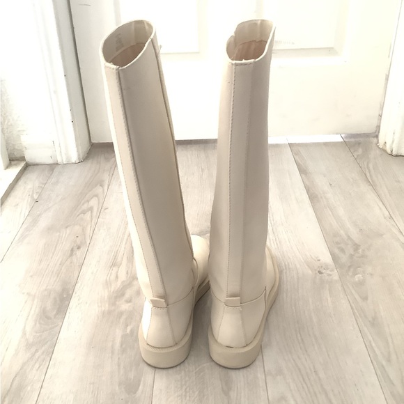 Zara Tall Boots Rubberized White Cream. - Picture 8 of 12